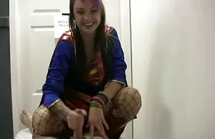 XXX ફસાયેલ તેની આંગળીઓ માં ક્રેક