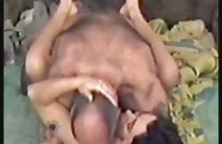 XXX આકર્ષક છોકરીઓ સાથે આવરણવાળા પર
