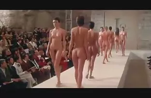 XXX લંપટ mommy ખેંચાય પર યુવાન ગાય્ઝ