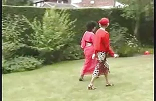 XXX Ani બ્યૂટી કાળા ફોક્સ ગળી જાય છે